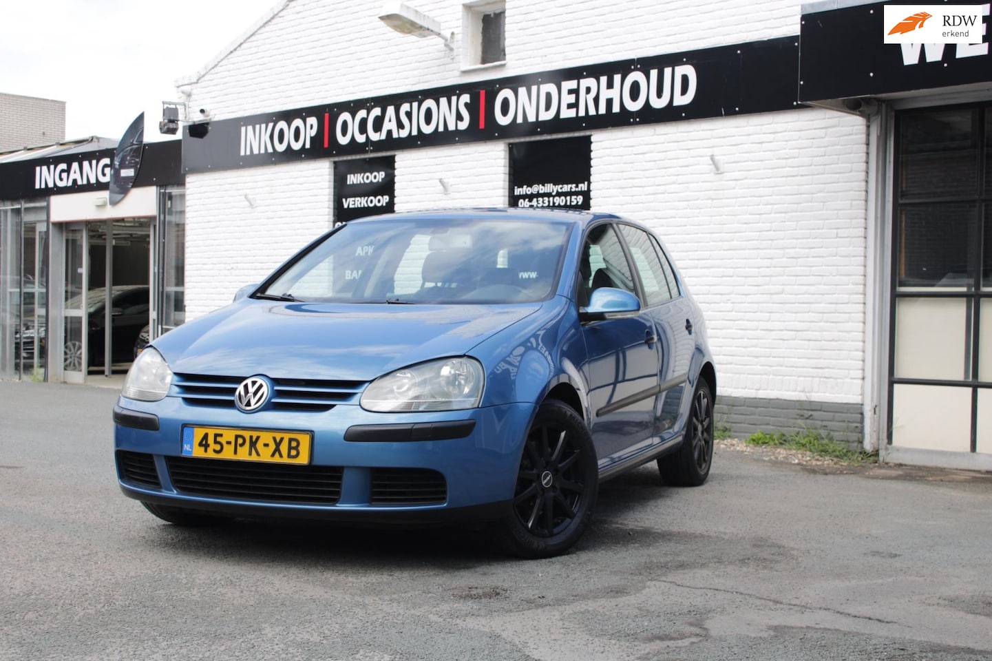 Volkswagen Golf - 1.6 FSI Trendline | Airco | Elec ramen | Cruise control | 6 Versnelling | Nieuwe bak + kop - AutoWereld.nl