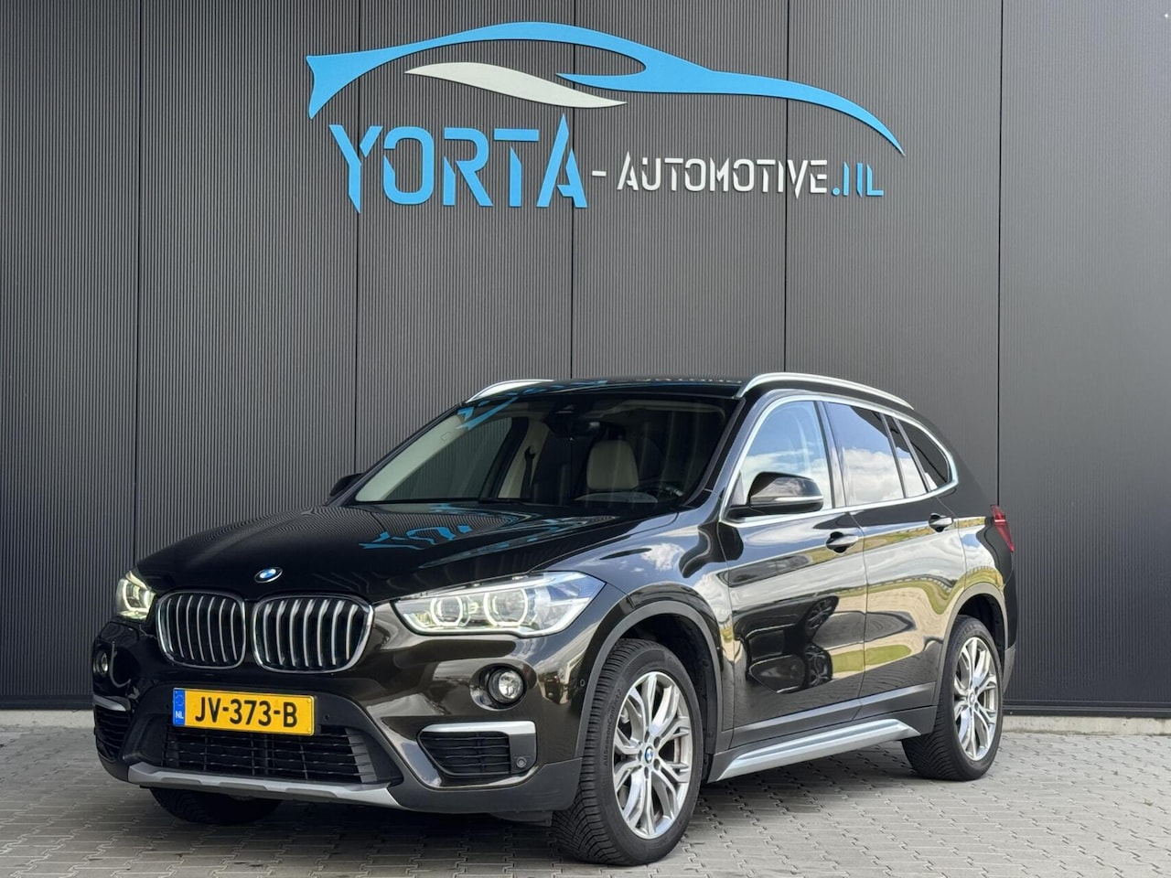 BMW X1 - sDrive20i High Executive AUTOMAAT NL AUTO*AFN. HAAK* - AutoWereld.nl
