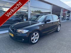 BMW 1-serie - 118i EffDyn. Ed. Business Line Ultimate Edition | Panoramadak | Parkeersensoren | Navigati