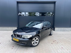 BMW 1-serie - 116i Executive 5Deurs Zwart Airco