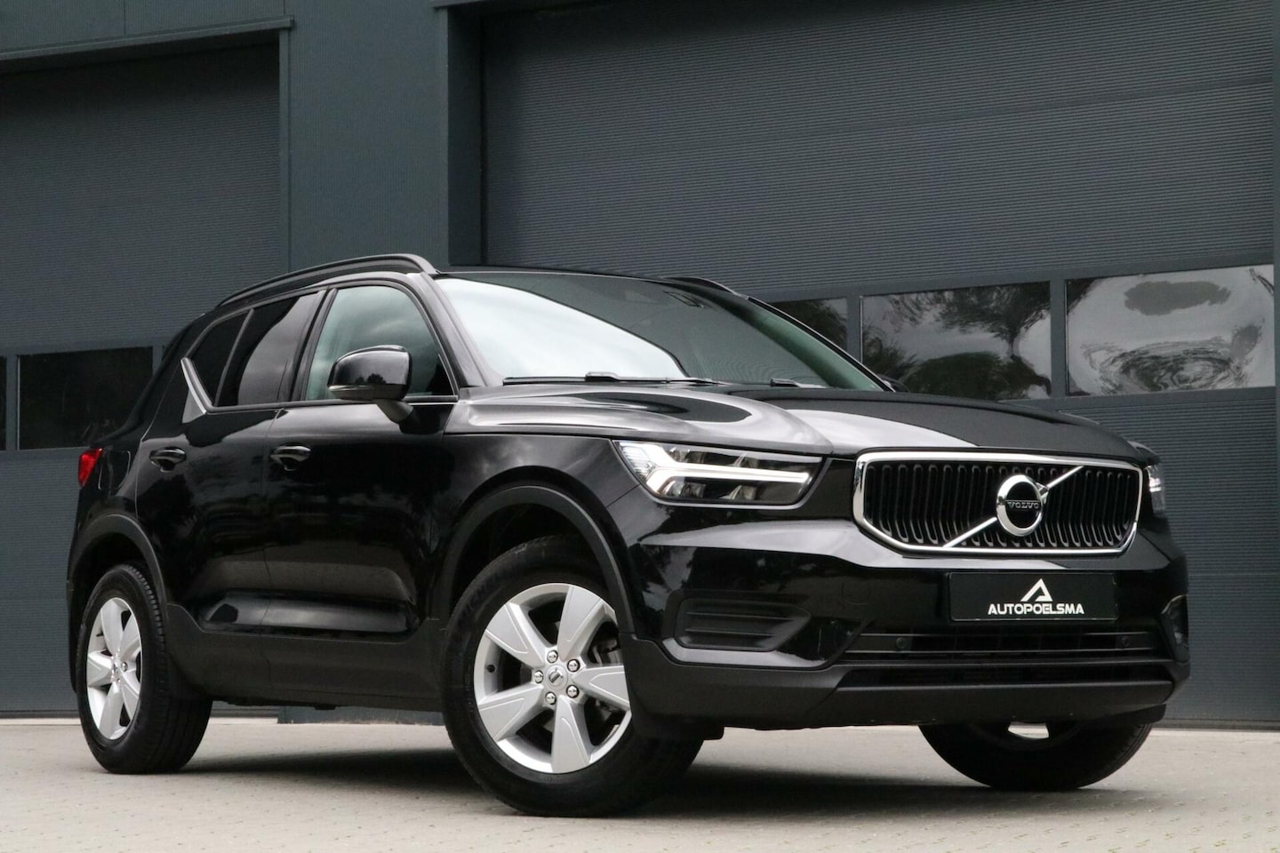 Volvo XC40 - 1.5 T3 163PK Momentum Pro Camera Navi Led PrivacyGlass Trekhaak Pdc V+A 45000KM BJ2019 - AutoWereld.nl