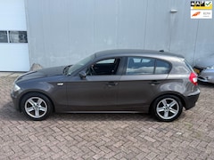 BMW 1-serie - 118i Business Line