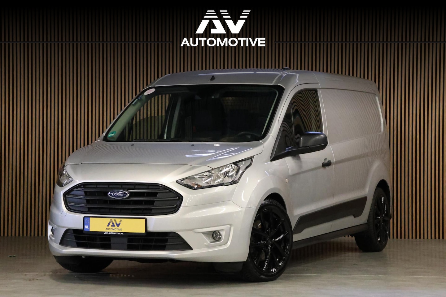 Ford Transit Connect - 1.5 EcoBlue L2 | Camera | 3-Zitter | Trekhaak | | Dealer onderhouden | Nieuwe APK | Onderh - AutoWereld.nl
