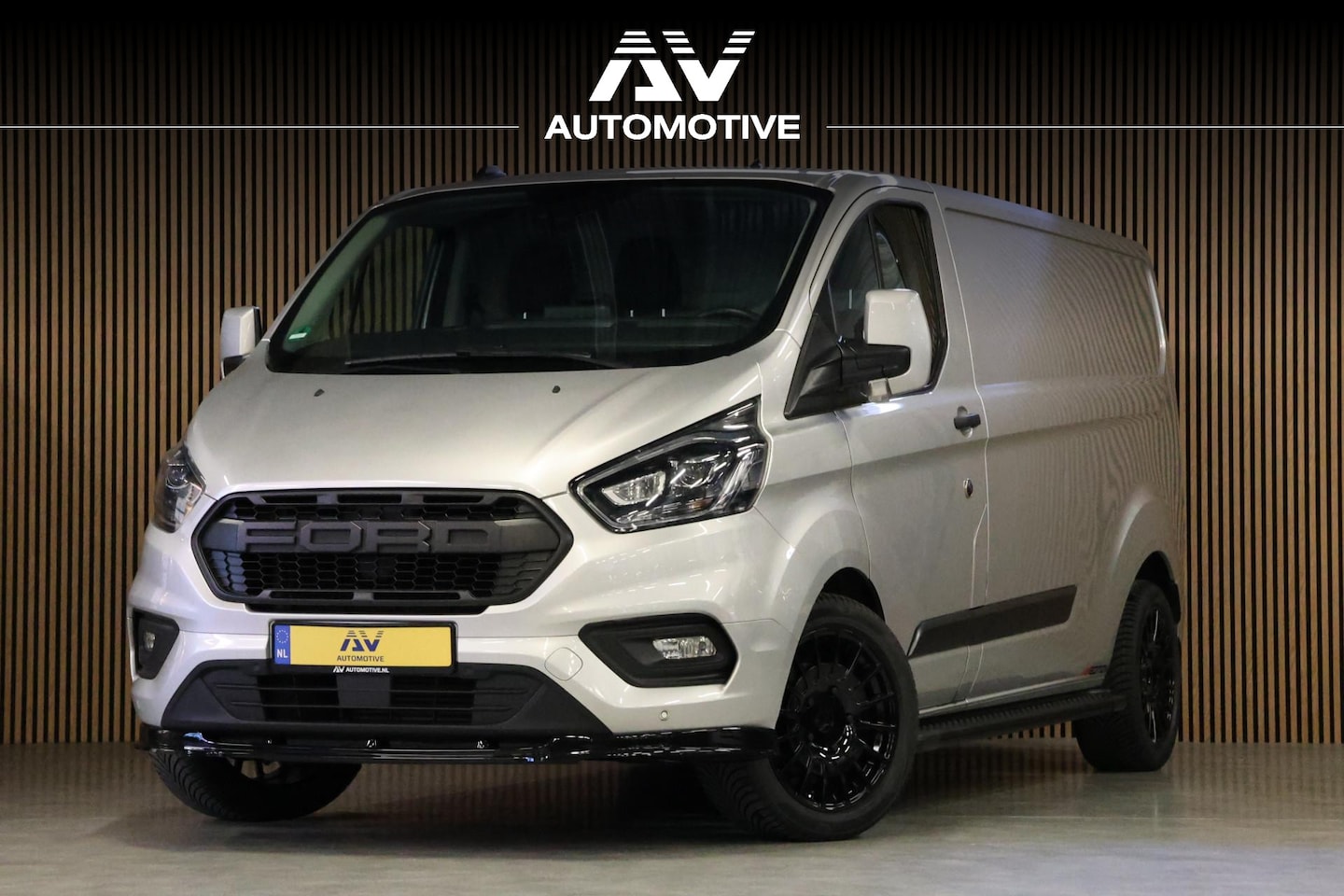 Ford Transit Custom - 300 2.0 TDCI L2H1 | Raptor Edition | CarPlay | | Airco | Trekhaak | NAP Logisch | Dealer o - AutoWereld.nl