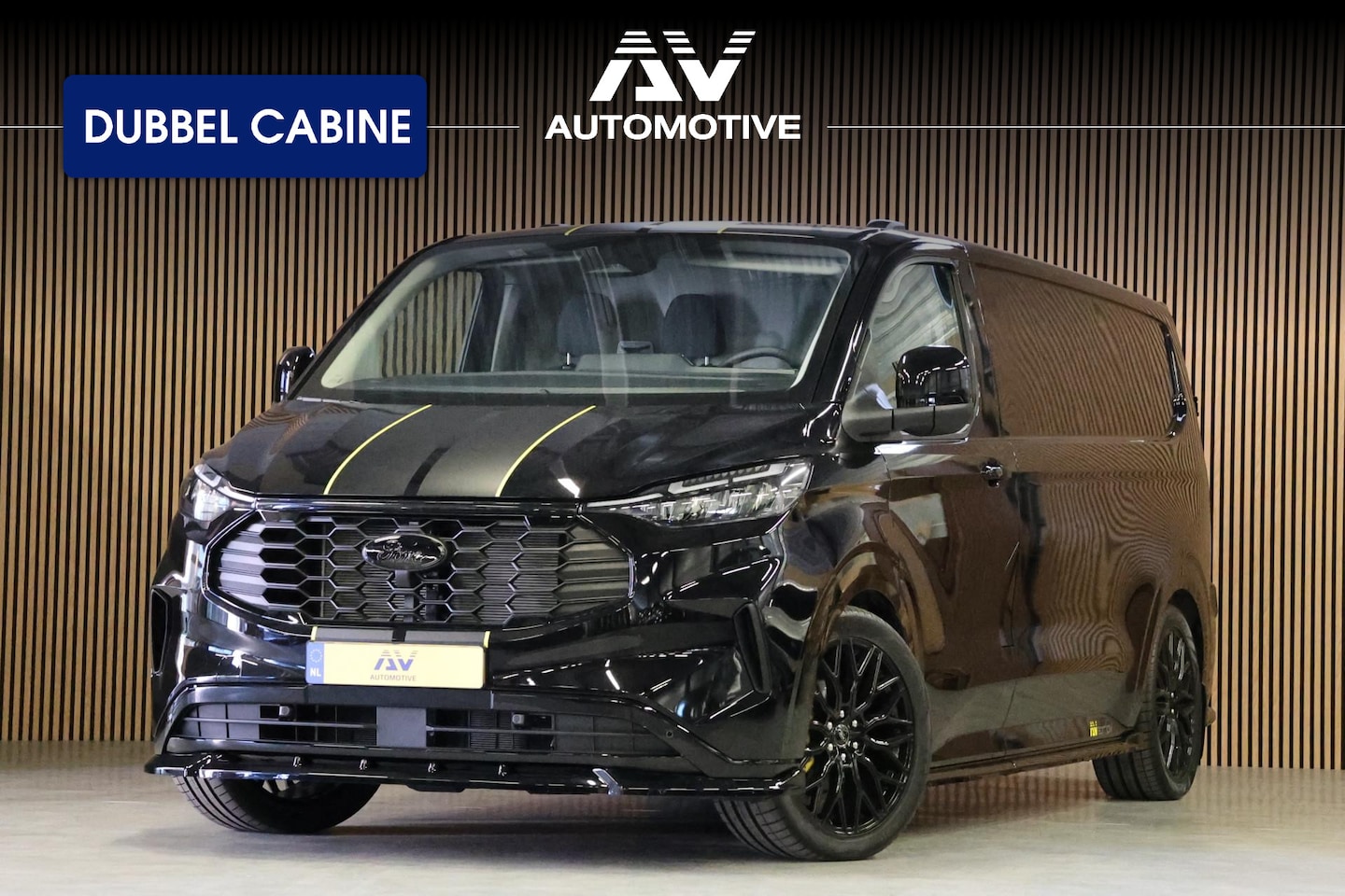 Ford Transit Custom - 320 2.0 TDCI L2H1 DC Limited 170 PK | BPM VRIJ | Raptor Edition | NL Auto | 6-Zitter | Dub - AutoWereld.nl
