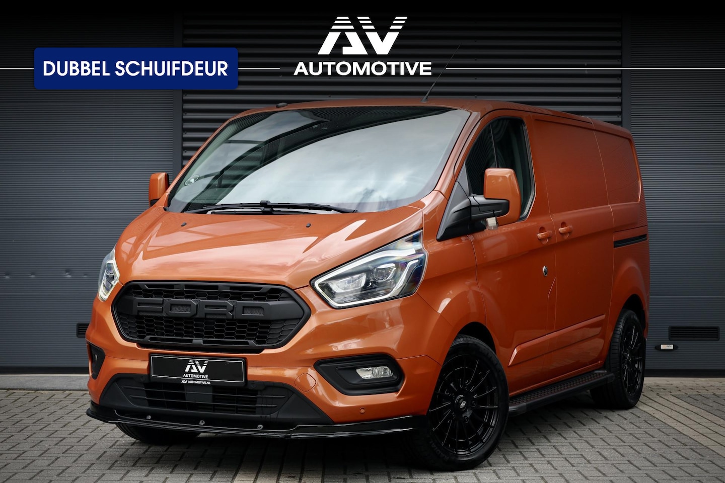 Ford Transit Custom - 320 2.0 TDCI AUT 170PK Limited | L+R Schuifdeur | | Trekhaak | Stoelverwarming | Airco | D - AutoWereld.nl