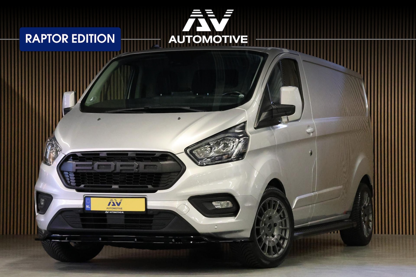 Ford Transit Custom - 300 2.0 TDCI L2H1 Raptor Edition | CarPlay | | DAB | 3-Zitter | Dealer onderhouden | Nieuw - AutoWereld.nl