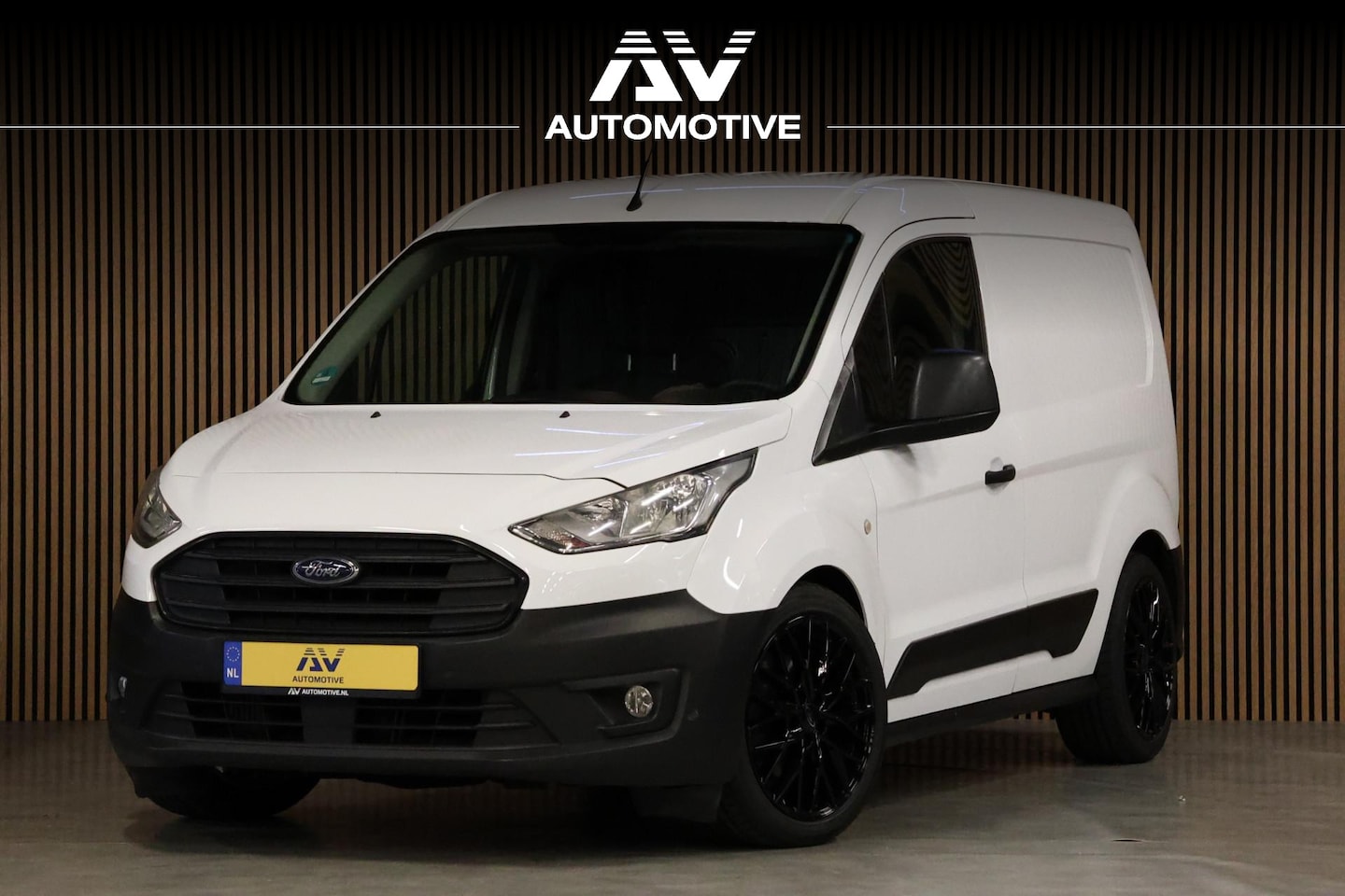 Ford Transit Connect - 1.5 EcoBlue | Lederen bekleding | PDC V+A | Airco | Dealer onderhouden | Nieuwe APK | Euro - AutoWereld.nl