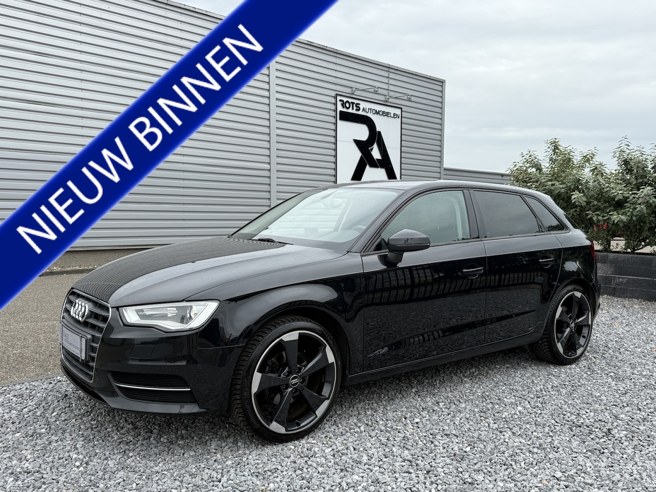 Audi A3 Sportback - 1.4 TFSI Ambiente S-Tronic MMI|PDC|Xenon|Stoelverw Zwart - AutoWereld.nl