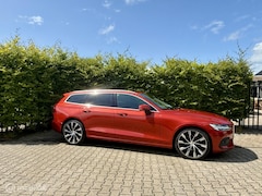 Volvo V60 - 2.0 B4 197pk Bus.Pro Hybride Elektrisch / Benzine Dealer