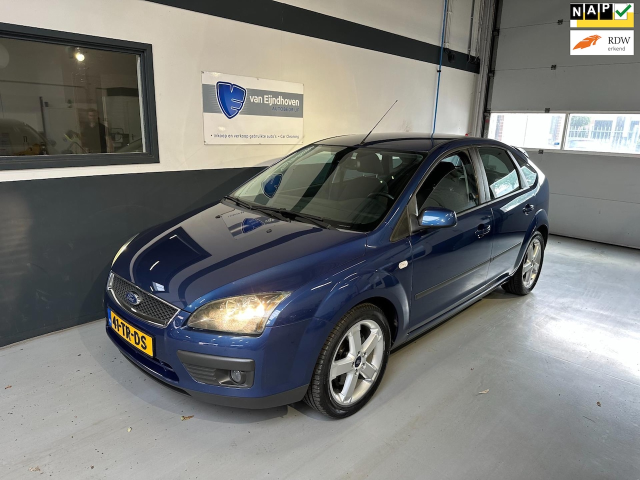 Ford Focus - 2.0-16V Rally Edition 2.0-16V Rally Edition - AutoWereld.nl