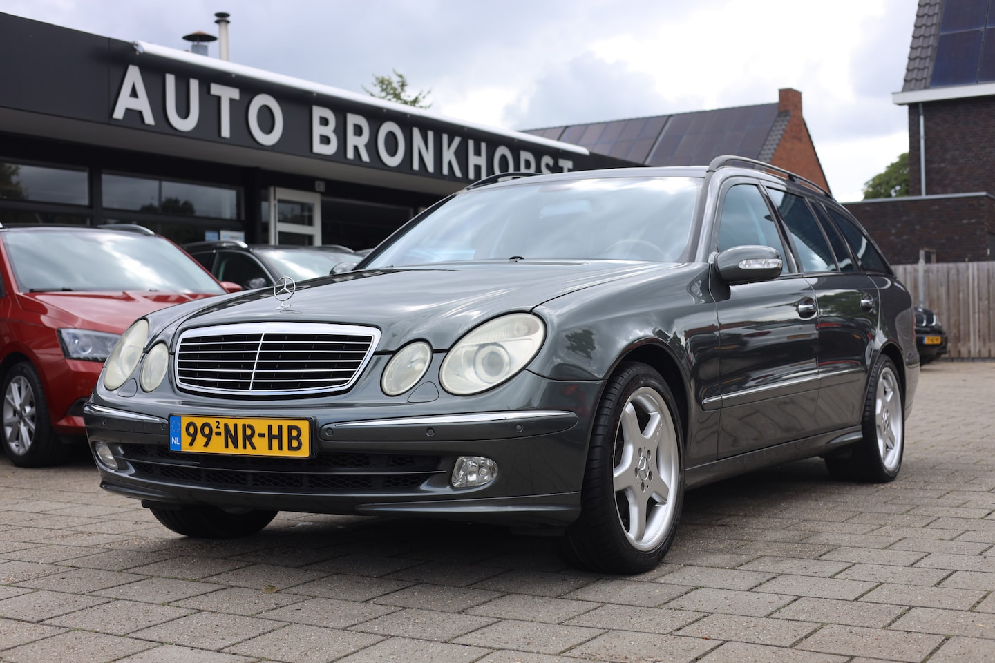 Mercedes-Benz E-klasse Combi - 500 AVANTGARDE I V8 I TREKHAAK - AutoWereld.nl