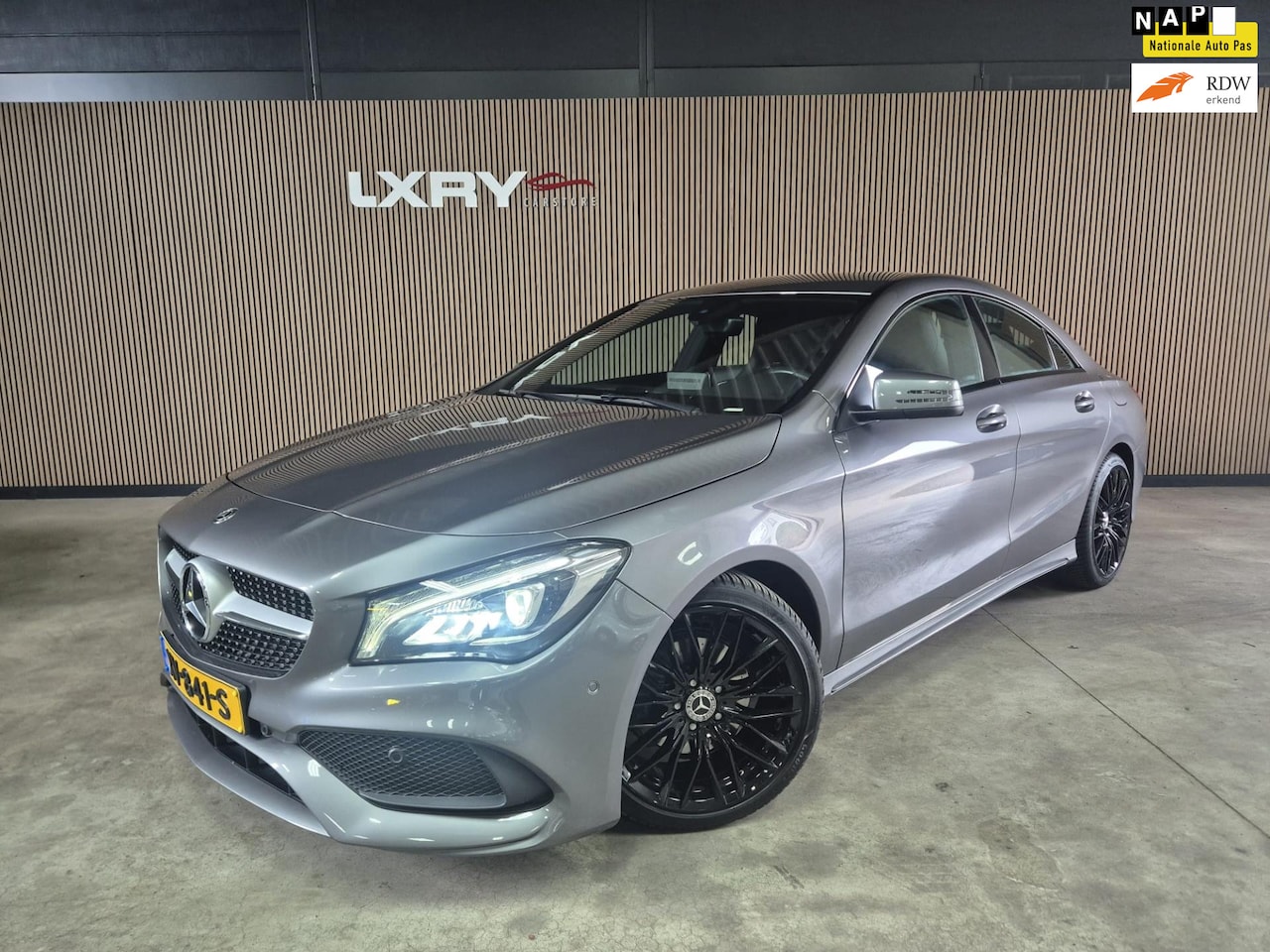 Mercedes-Benz CLA-Klasse - 180 AMG | Clima | Navi | Cruise | Camera | Stoelverwarming | - AutoWereld.nl