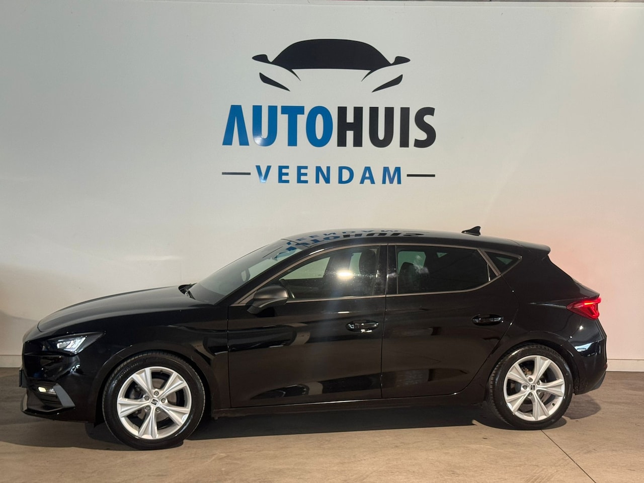 SEAT Leon - 1.5 eTSI FR Launch Edition 1.5 eTSI FR Launch Edition - AutoWereld.nl
