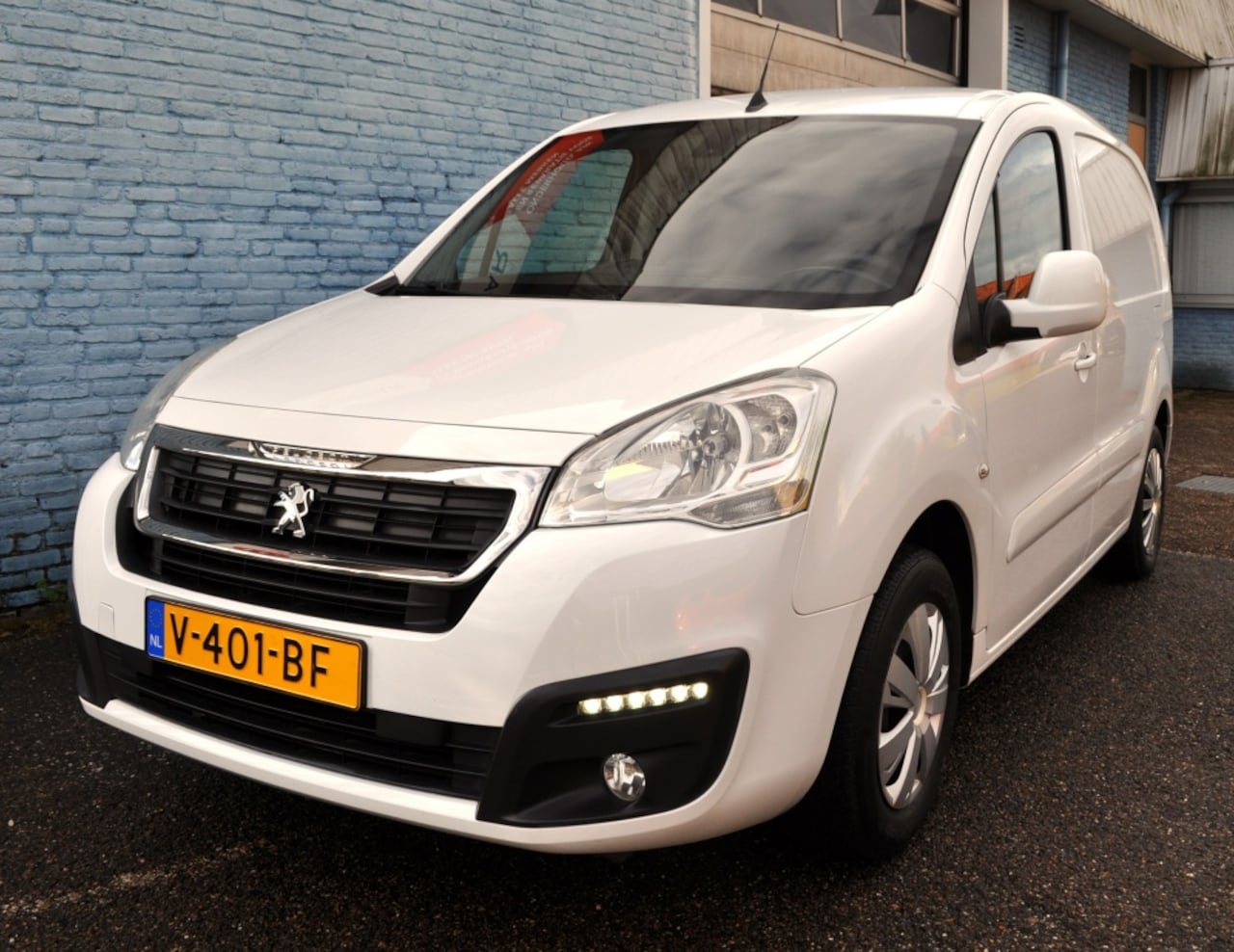 Peugeot Partner - 120 1.6HDi L1Premium Navi Pdc crc - AutoWereld.nl