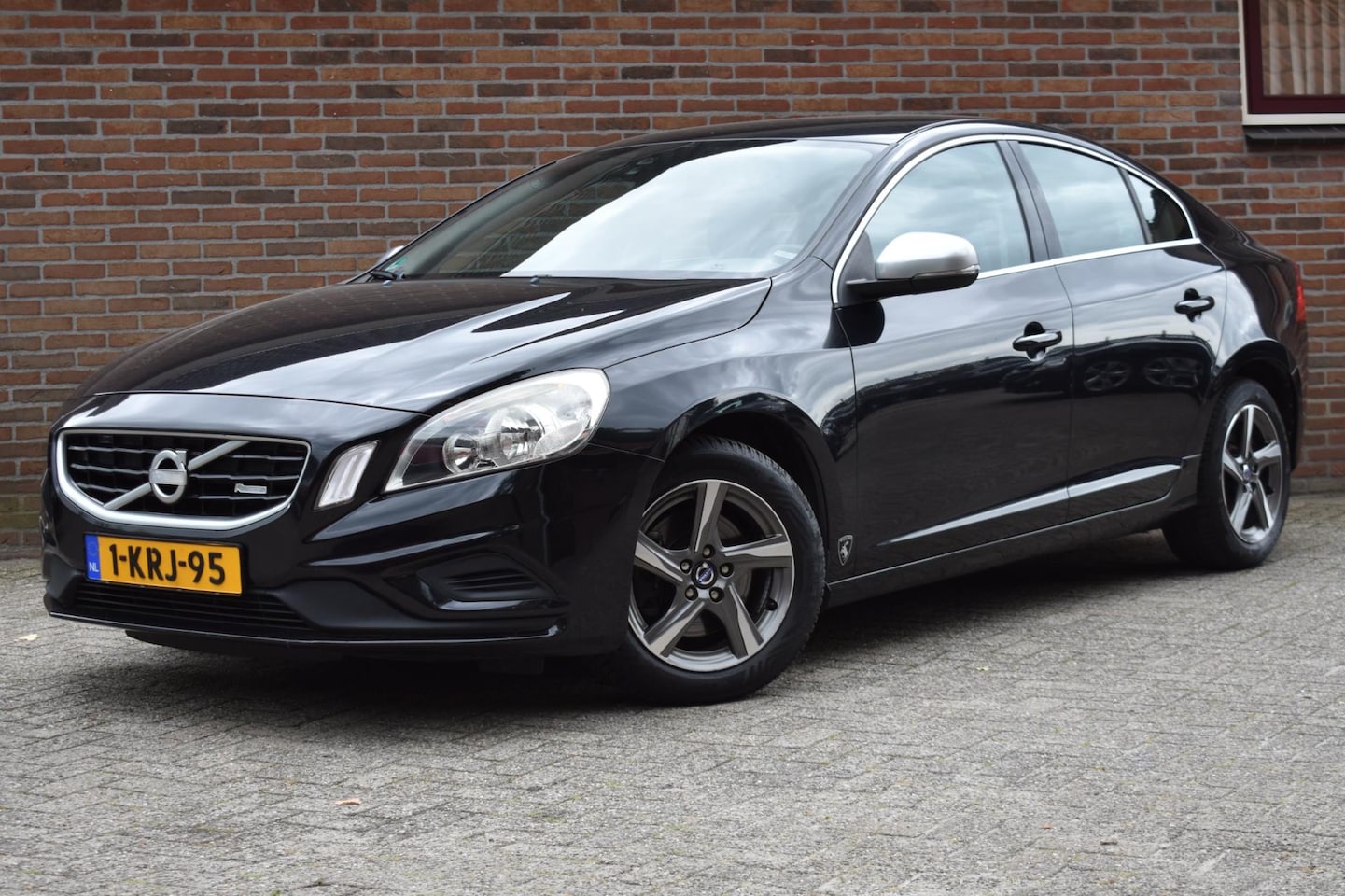 Volvo S60 - 1.6 D2 R-Design '13 Navi Clima Cruise - AutoWereld.nl