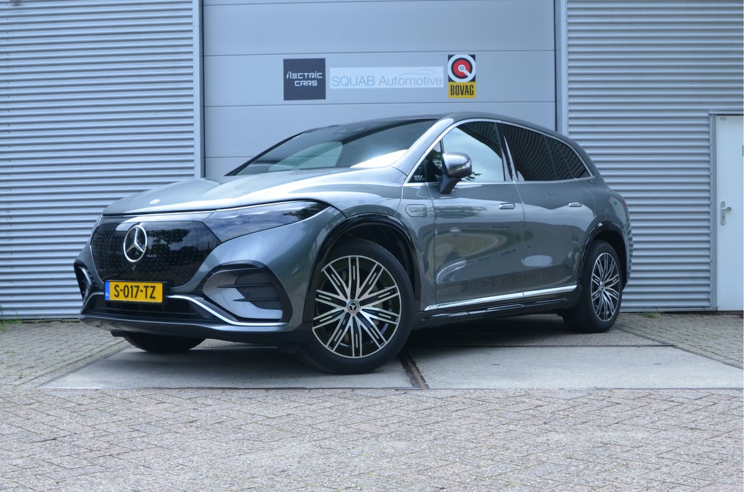 Mercedes-Benz EQS SUV - 450 4MATIC AMG Line 7p 108 kWh Pano, HUD, 21" Alu - AutoWereld.nl