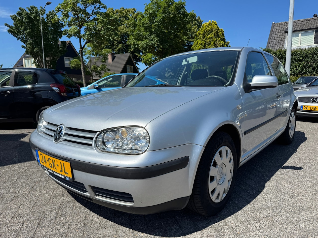 Volkswagen Golf - 1.6-16V Trendline 1.6-16V Trendline 105pk,Apk 28/6/26,Airco,Cruise,Trekhaak,Nap - AutoWereld.nl