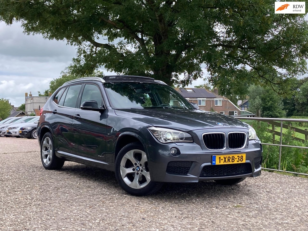 BMW X1 - SDrive20i High Executive | Pano + Cruise + Navi Nu € 11.975,-!!! - AutoWereld.nl