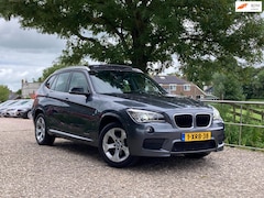 BMW X1 - SDrive20i High Executive | Pano + Cruise + Navi Nu € 11.975,