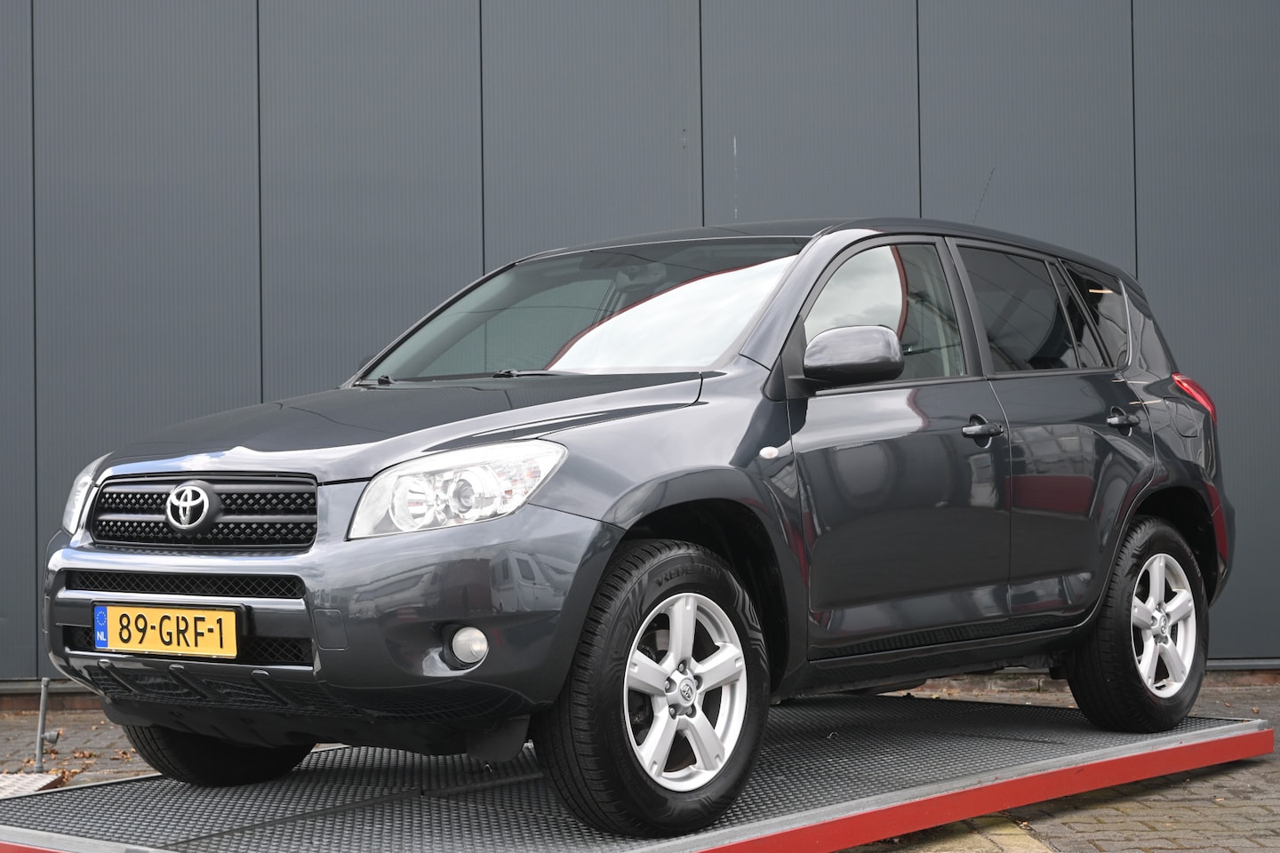 Toyota RAV4 - 2.0 VVTi Executive trekhaak 4x4 - AutoWereld.nl