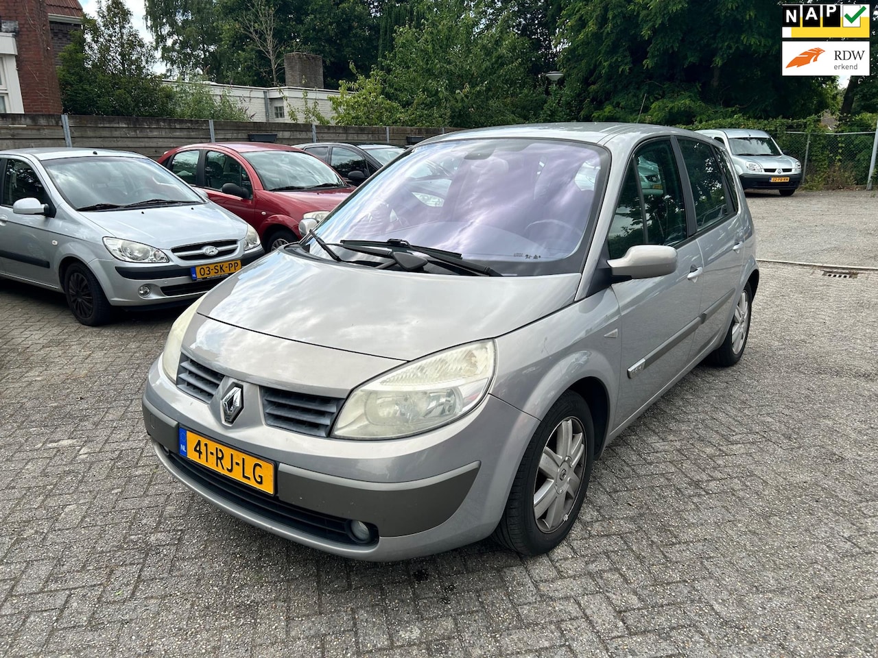Renault Scénic - 1.6-16V Privilège Luxe // APK 25-4-2026 - AutoWereld.nl