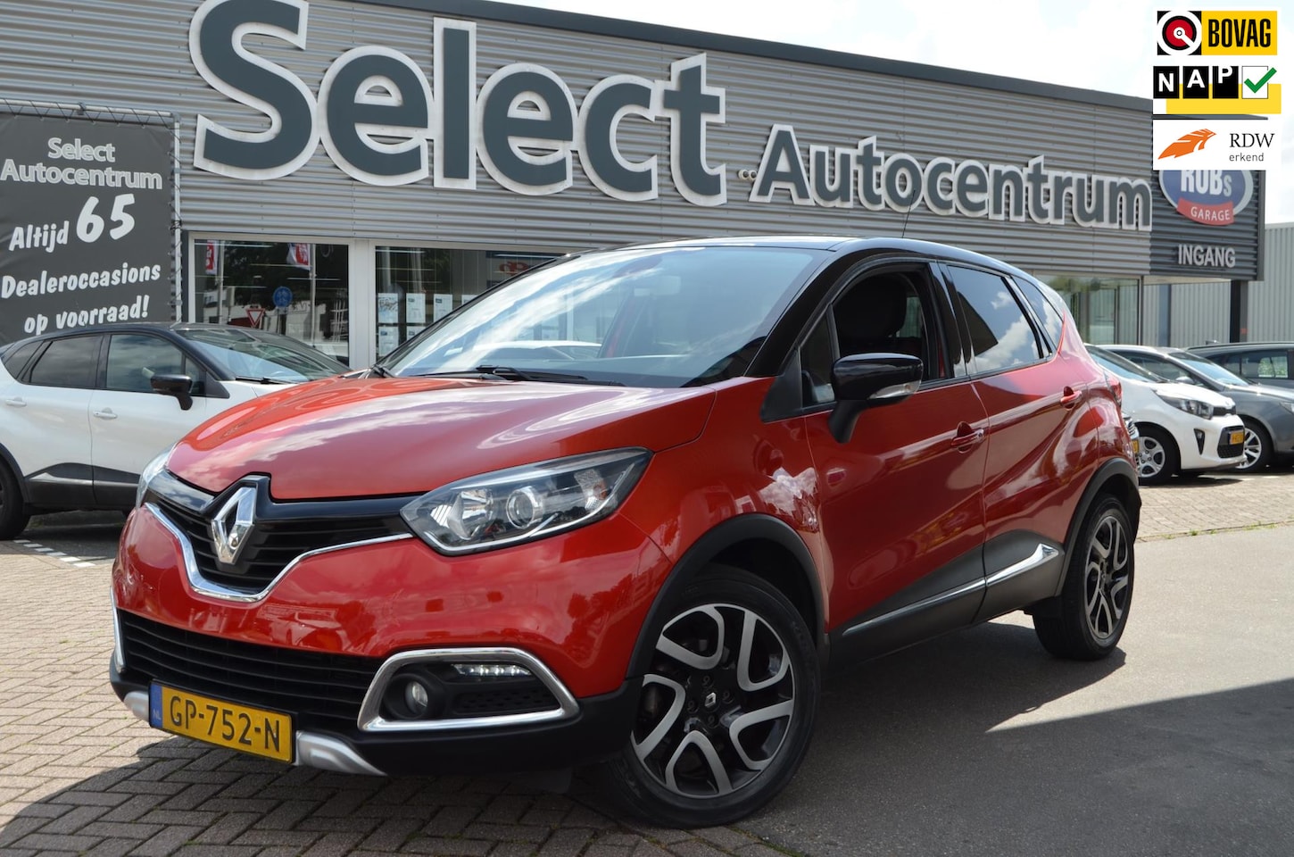 Renault Captur - 1.2 TCe Helly Hansen|AUTOMAAT|ZAART DAK|LMV| - AutoWereld.nl