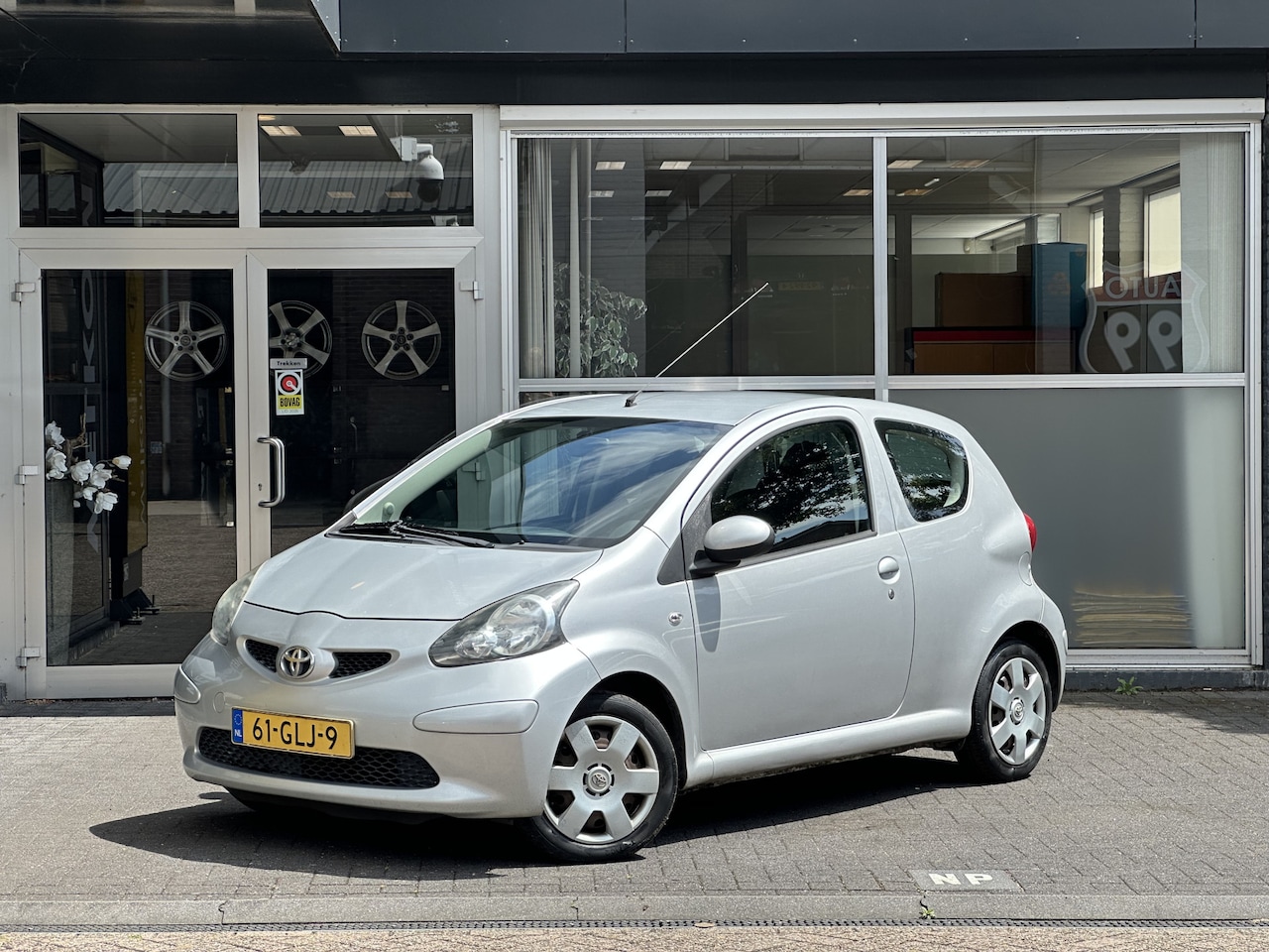 Toyota Aygo - 1.0-12V + LEUKE BEGINNERSAUTO / 3 DRS / RADIO / ELEKTR. RAMEN - AutoWereld.nl
