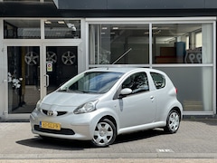 Toyota Aygo - 1.0-12V + LEUKE BEGINNERSAUTO / 3 DRS / RADIO / ELEKTR. RAMEN