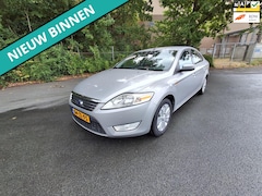 Ford Mondeo - 2.0-16V Ghia NETTE AUTO RIJDT EN SCHAKELT GOED