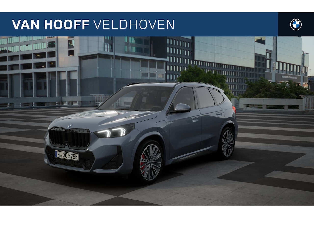 BMW X1 - xDrive30e M Sport Automaat / Panoramadak / Trekhaak / Sportstoelen / Adaptieve LED / M Ada - AutoWereld.nl