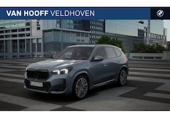 BMW X1 - xDrive30e M Sport Automaat / Panoramadak / Trekhaak / Sportstoelen / Adaptieve LED / M Ada
