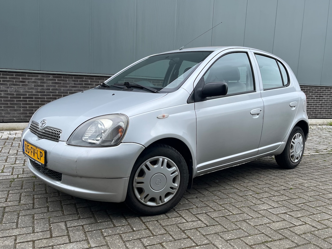 Toyota Yaris - 1.0-16V VVT-i Terra - AutoWereld.nl
