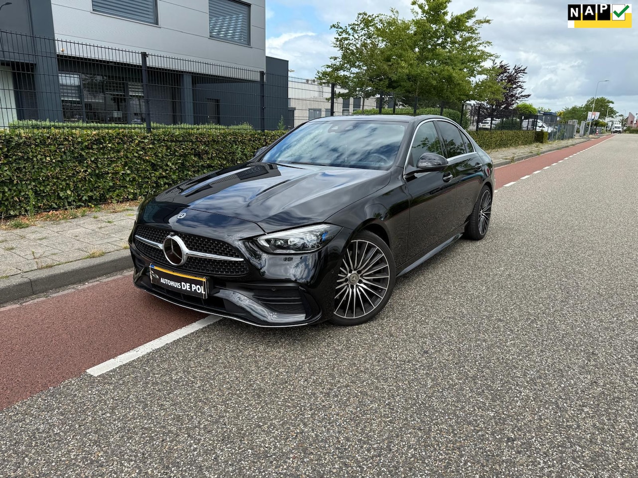 Mercedes-Benz C-klasse - 300 AMG Line DISTRONIC Actieve Stuur assistent 360´ Camera Burmester Panorama Dak - AutoWereld.nl