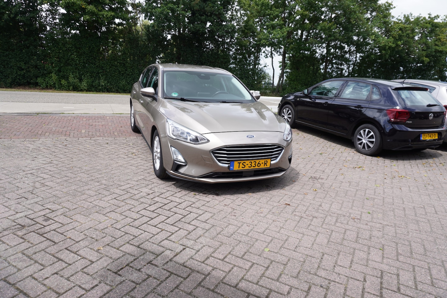 Ford Focus - 1.0 EcoBoost Trend Edition Business NAVI CARPLAY STOEL- EN STUURVERWARMING - AutoWereld.nl