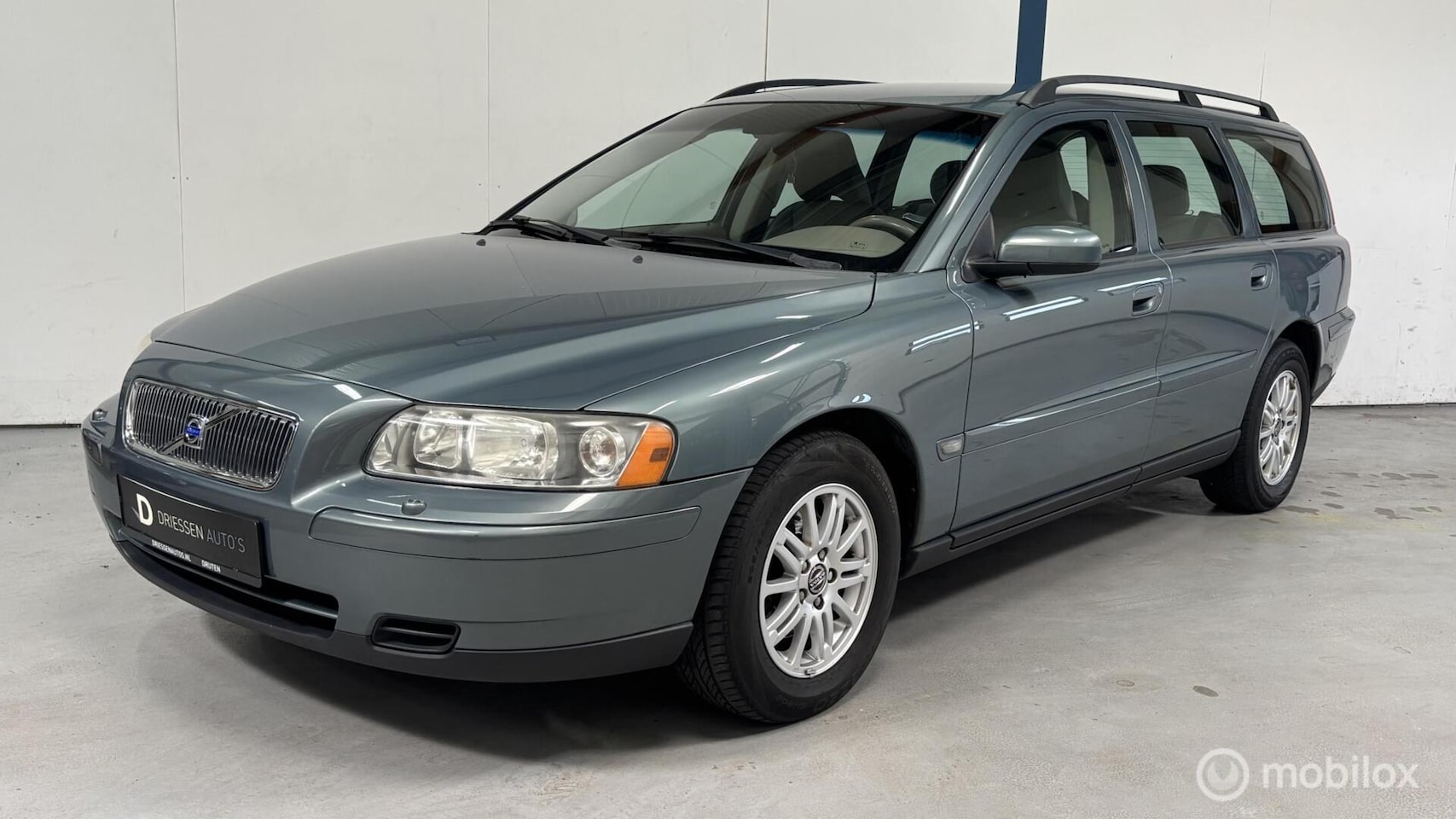 Volvo V70 - 2.4 Kinetic 1e EIGENAAR / AUTOMAAT - AutoWereld.nl