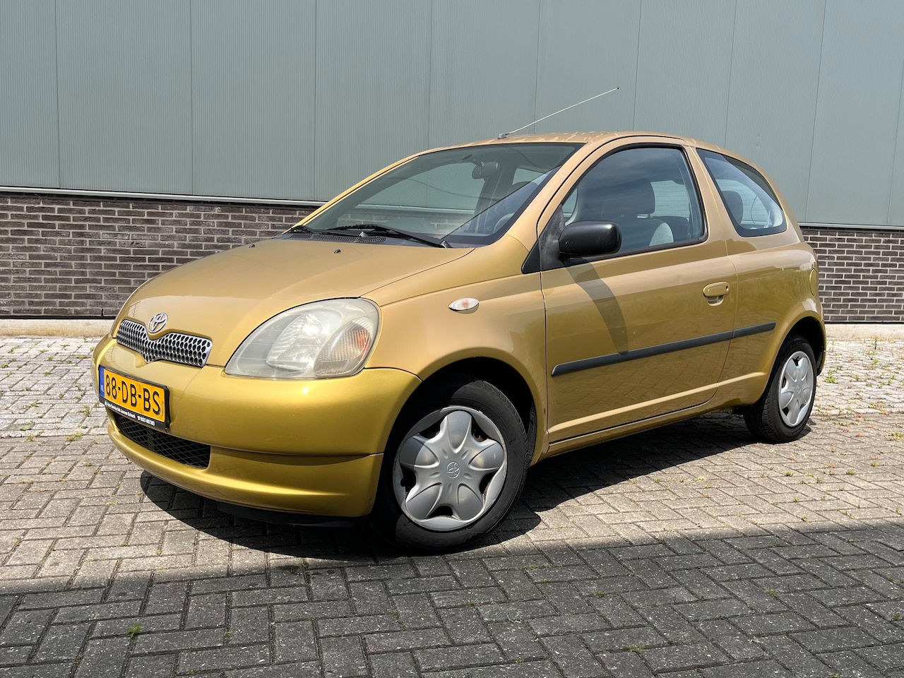 Toyota Yaris - 1.0-16V VVT-i Sol - AutoWereld.nl
