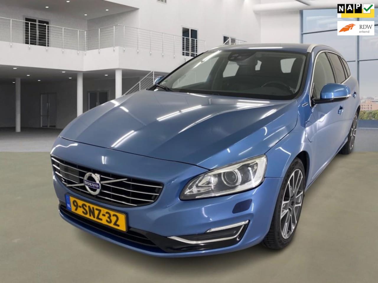 Volvo V60 - 2.4 D6 AWD Plug-In Hybrid Summum EXPORT - AutoWereld.nl