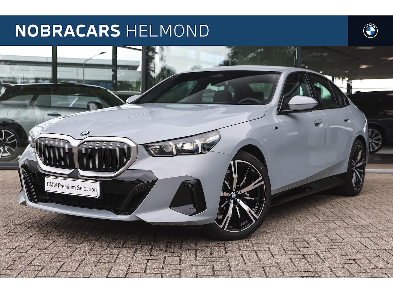BMW 5-serie - 520i High Executive M Sport Automaat / M Sportonderstel / Stoelverwarming / Adaptieve LED - AutoWereld.nl