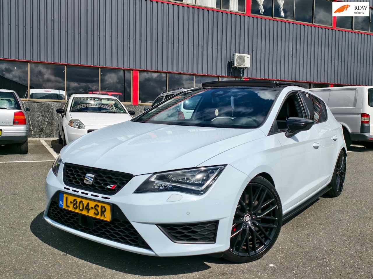 SEAT Leon - 2.0 TSI Cupra 290 Connect // AUTOMAAT / DSG - AutoWereld.nl