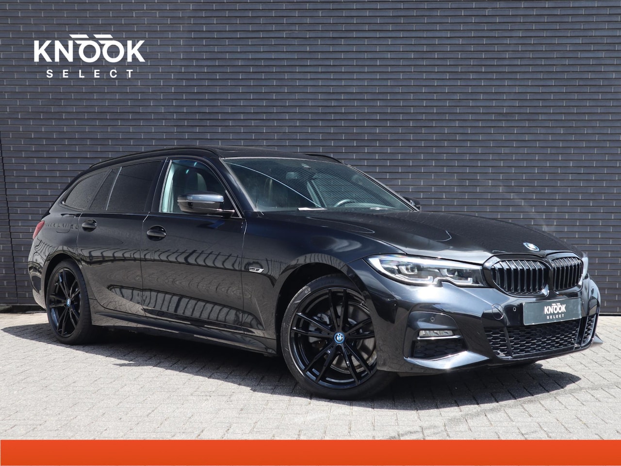 BMW 3-serie Touring - 320e xDrive M Sport | Panodak |Sportleder | LED | - AutoWereld.nl