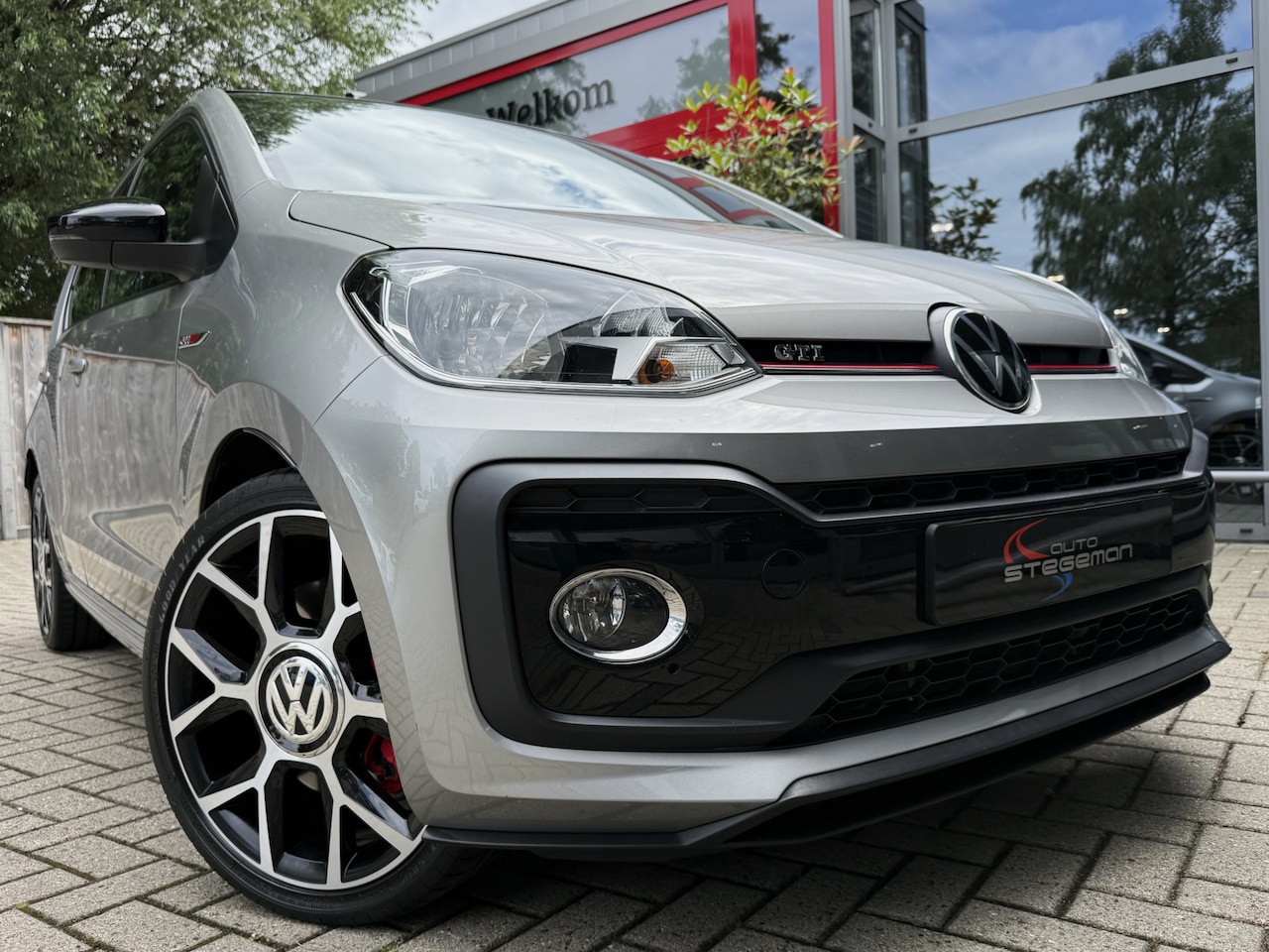 Volkswagen Up! - 1.0 TSI GTI *!* NAVI/ BEATS/ CAMERA/ CRUISE/ 42 DKM *!* - AutoWereld.nl