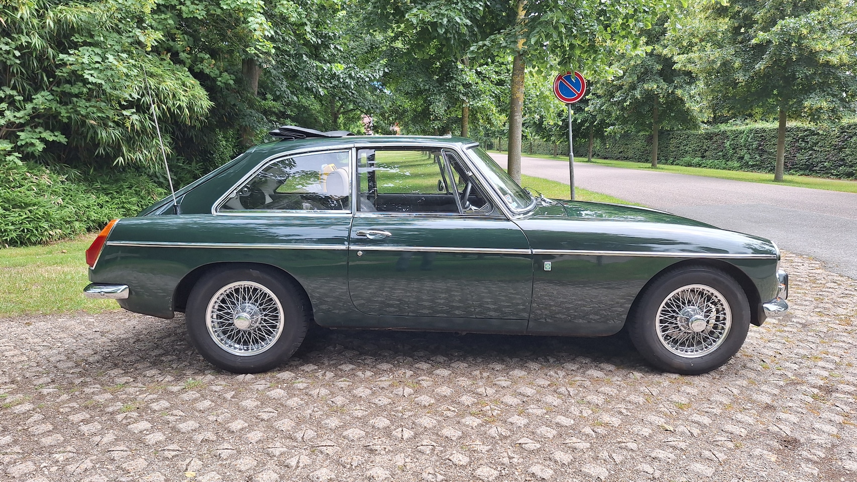 MG B type - 1.8 GT MG-B GT schuifdak MGB GT - AutoWereld.nl