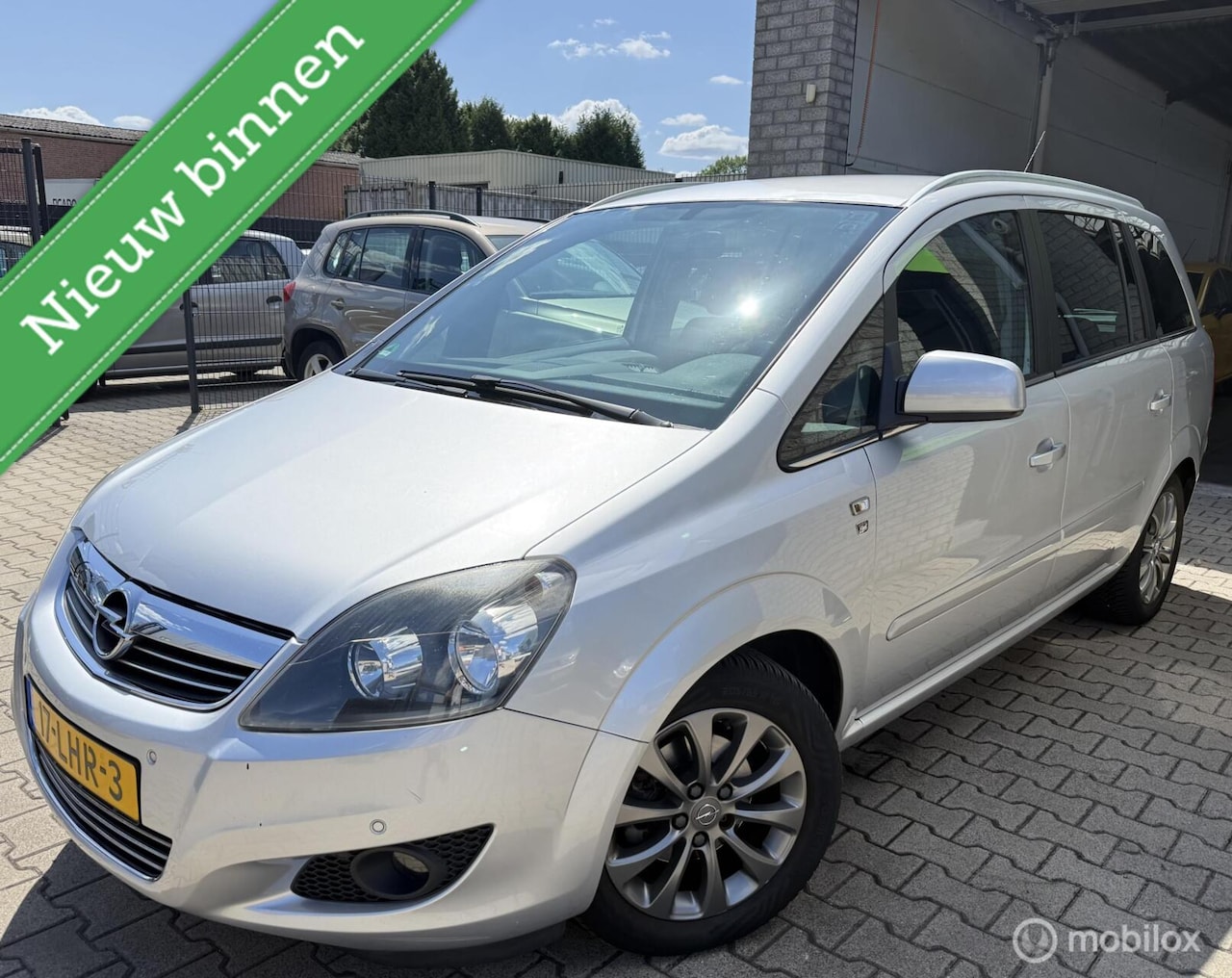 Opel Zafira - 1.8 Cosmo / 7P / BJ 2010 / Dealer onderh / N.A.P - AutoWereld.nl