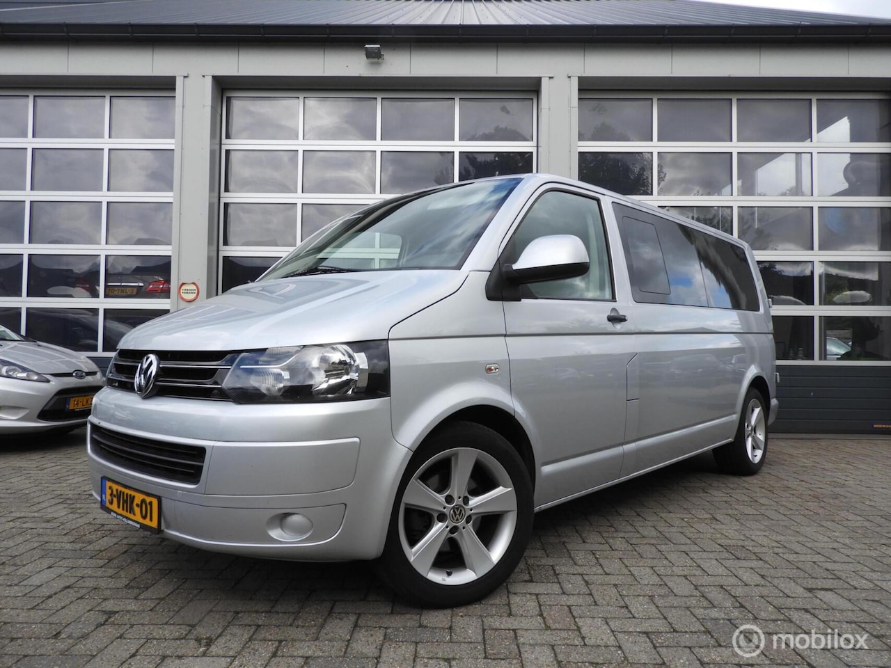 Volkswagen Transporter - 2.0 TDI L2H1 DC 2.0 TDI L2H1 140 PK DC - AutoWereld.nl
