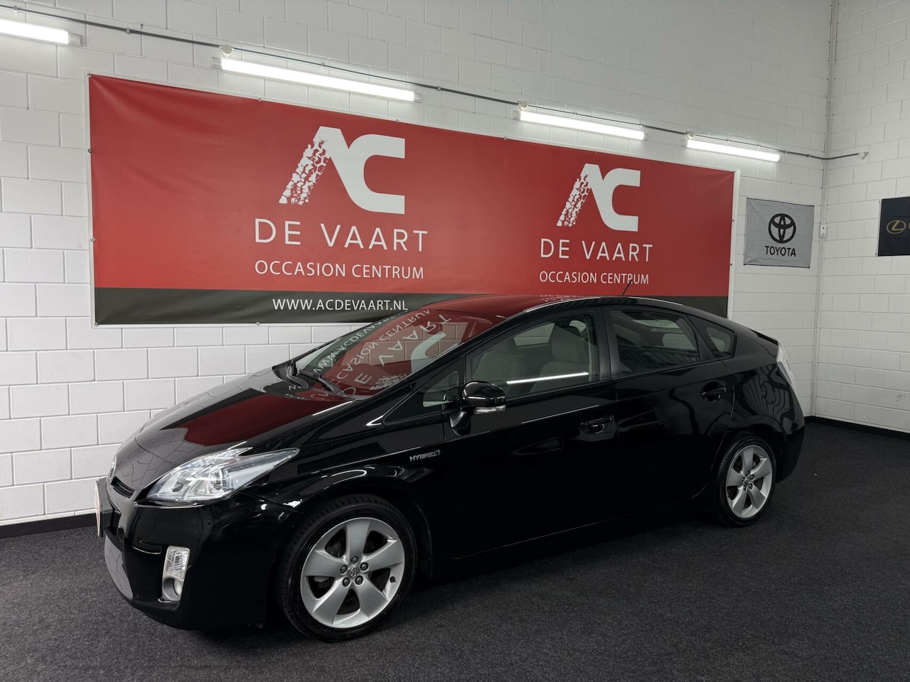 Toyota Prius - 1.8 Aspiration - HYBRIDE/CLIMA/TREKHAAK/NAP - AutoWereld.nl