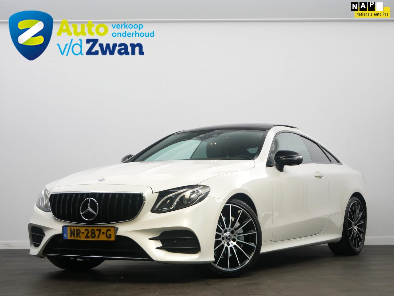 Mercedes-Benz E-klasse Coupé - 200 AMG-Line/Pano/Leer/Hud/Led - AutoWereld.nl