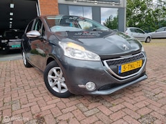 Peugeot 208 - 1.2 VTi Style , Navi , distr. vv