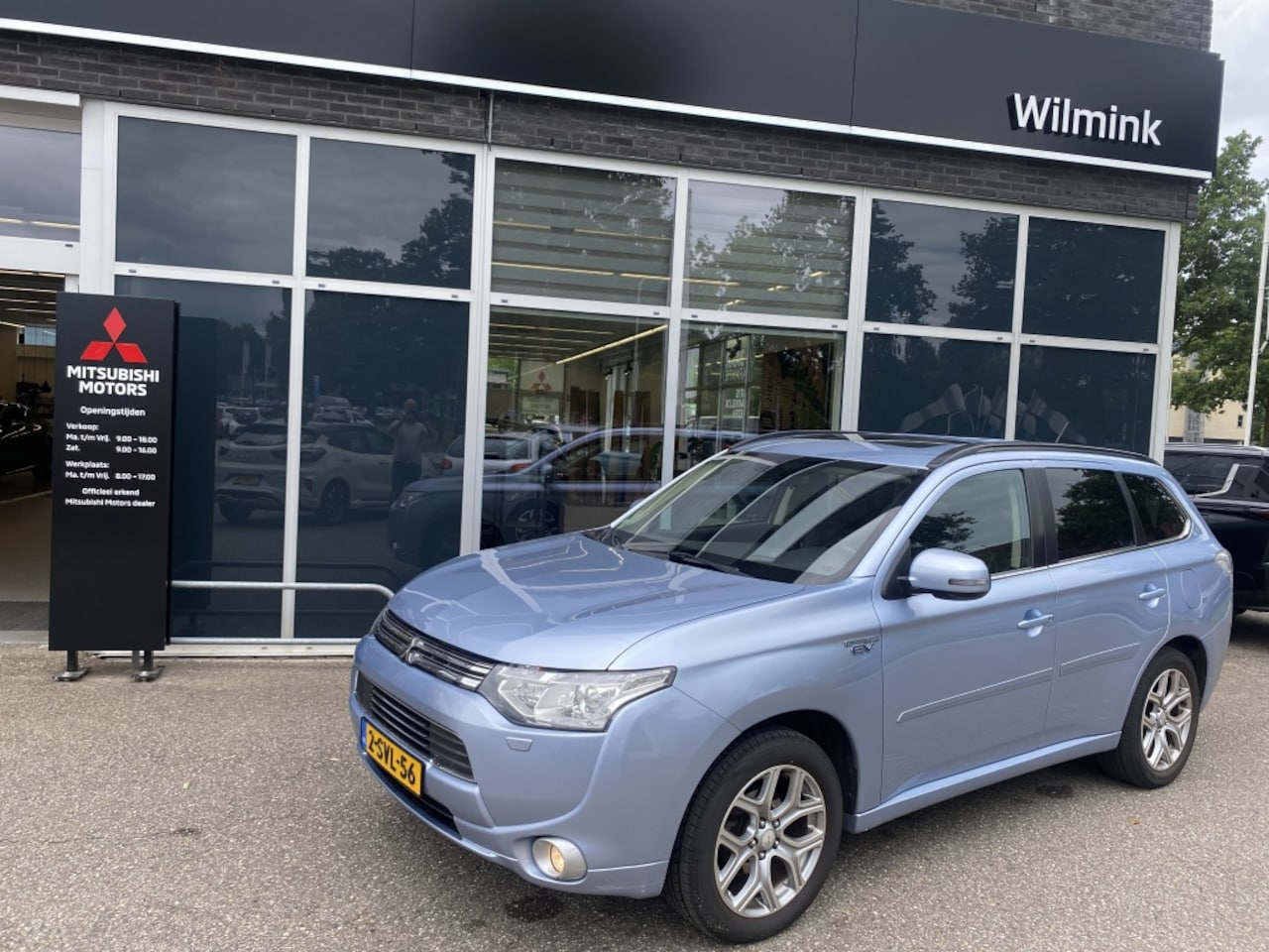 Mitsubishi Outlander - 2.0 PHEV Instyle | Trekhaak | LPG !! - AutoWereld.nl