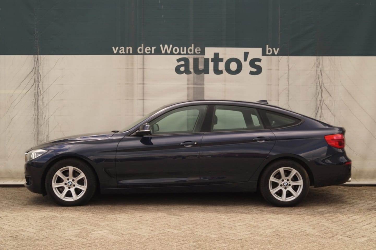 BMW 3-serie Gran Turismo - GT 320d 190pk Executive -LEER-NAVI-LED-ECC-PDC- - AutoWereld.nl